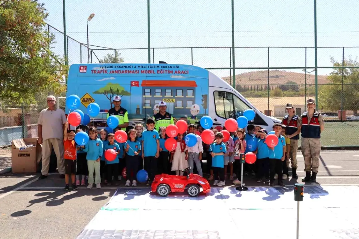 Trafik Eğitimi Renkli Anlara Sahipti