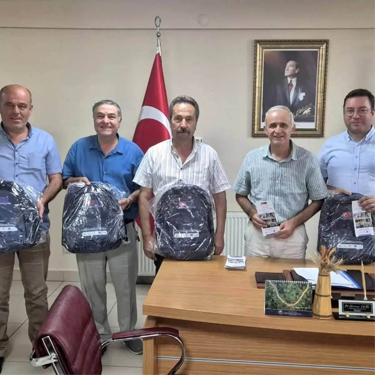 Tekirdağ'da Kırsal Öğrencilere Eğitim Malzemesi Dağıtımı