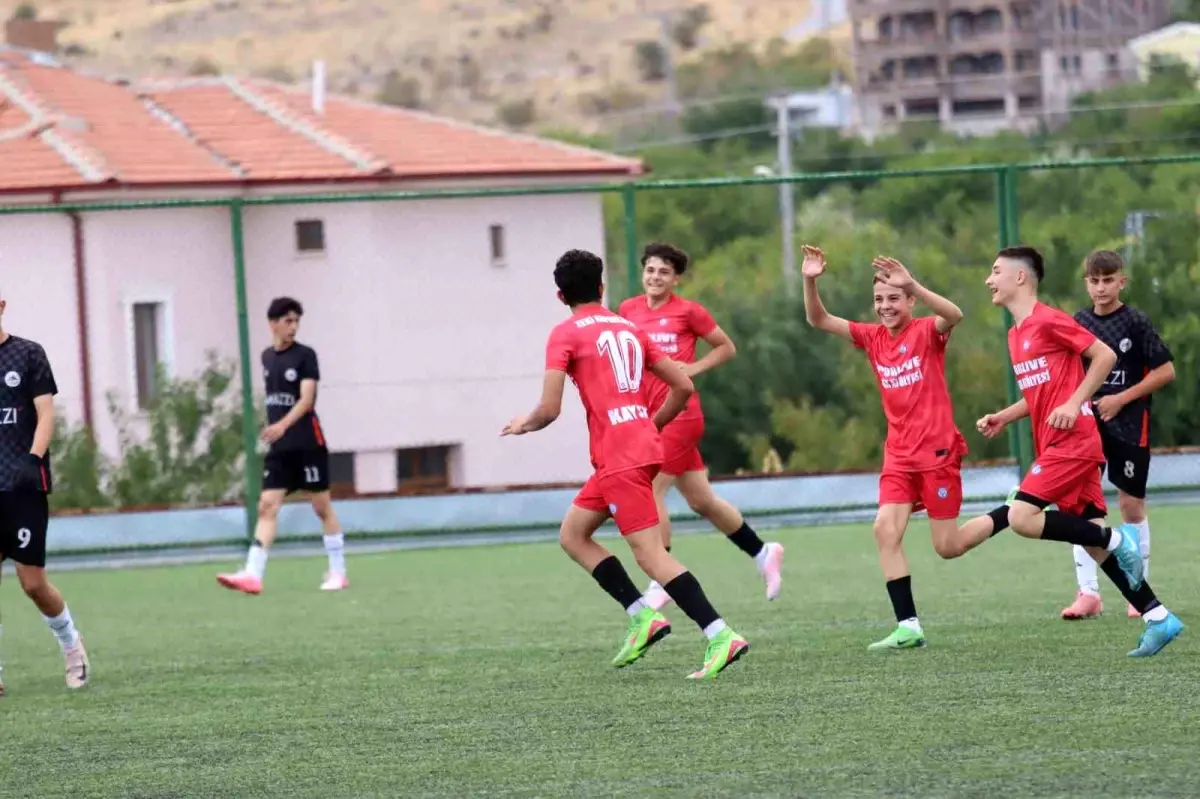 Zeki Akparlarspor ve Hacılar Erciyesspor Berabere Kaldı
