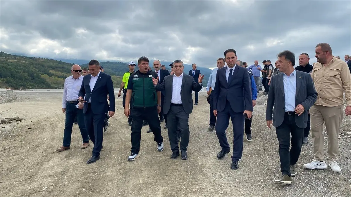 Türkeli Sahil Yolunda Sıcak Asfalt Çalışmaları Başladı
