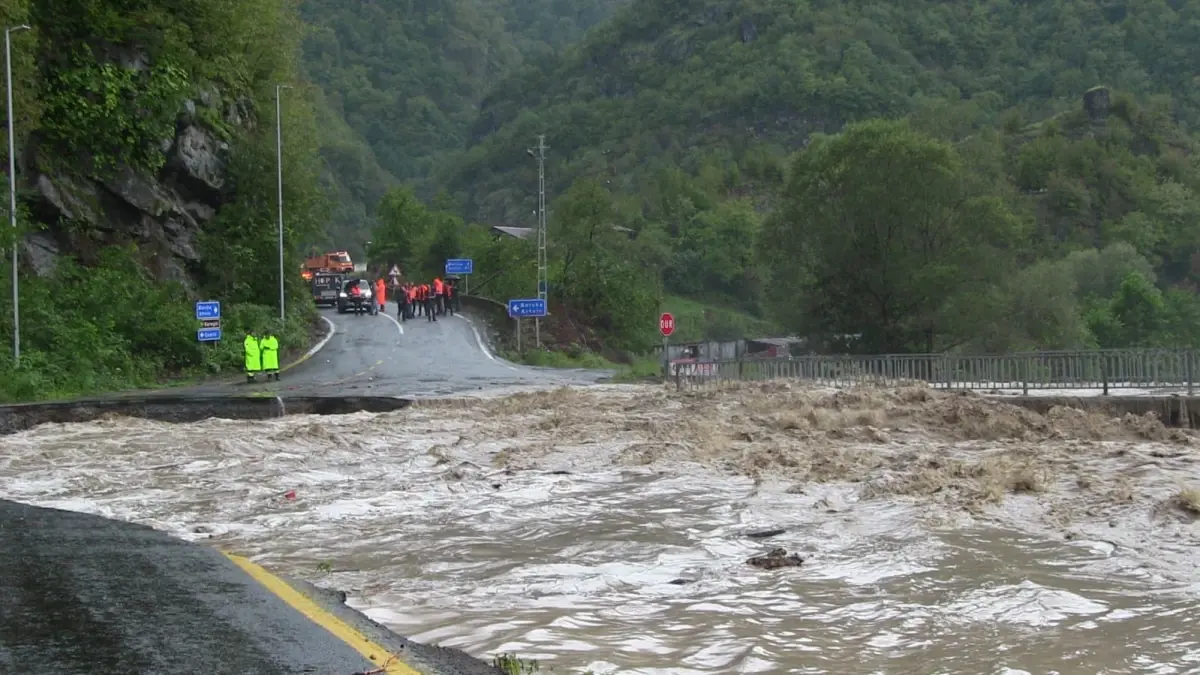 Rize'de Sel Öncesi Erken Tahliye Hayat Kurtardı