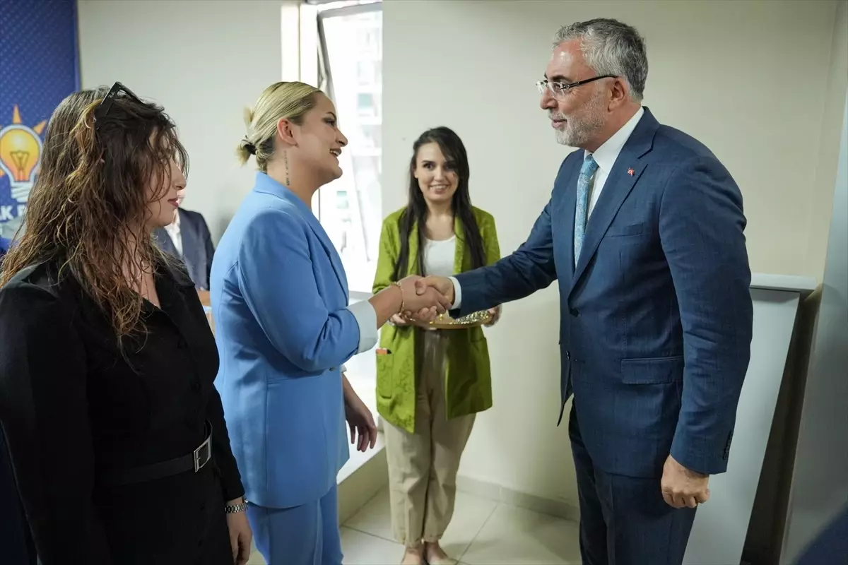 Çalışma ve Sosyal Güvenlik Bakanı Işıkhan, AK Parti Silivri İlçe Başkanlığında konuştu Açıklaması