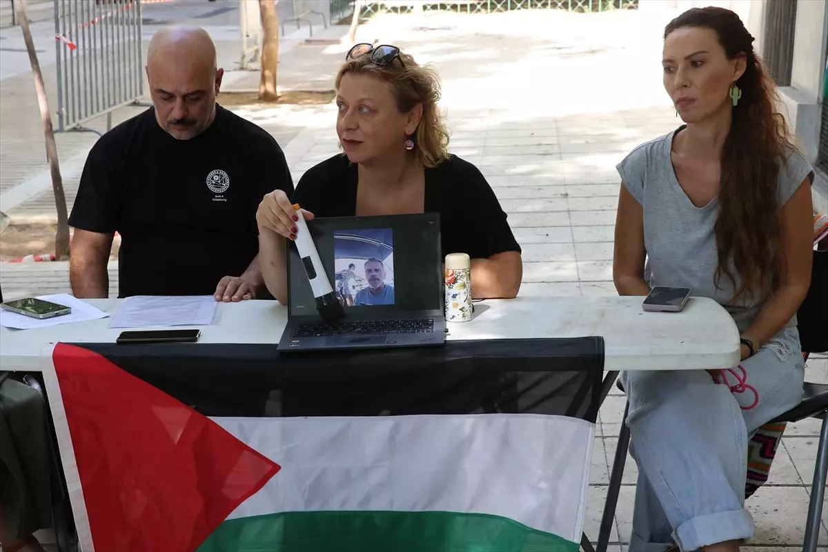 Atina'da 'March to Gaza' Filosu Basın Toplantısı