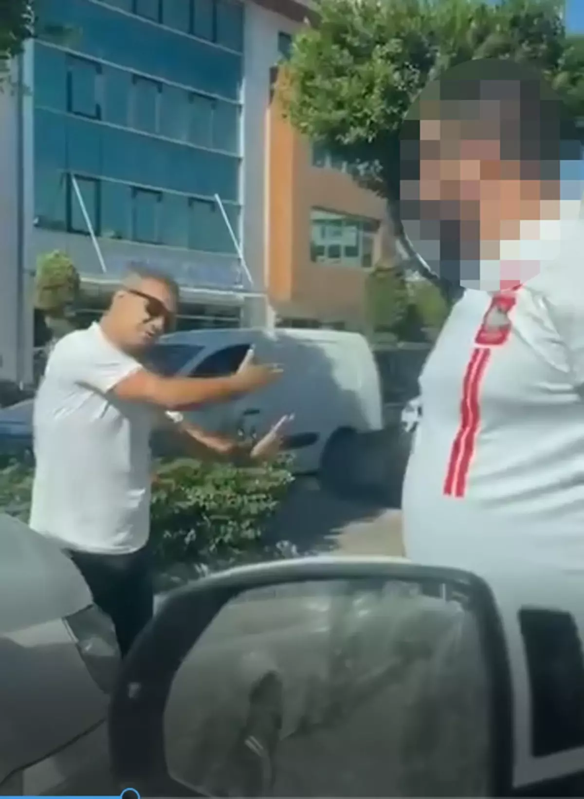 Alanya'da Trafik Tartışması: Safari Sürücüsü Gözaltına Alındı