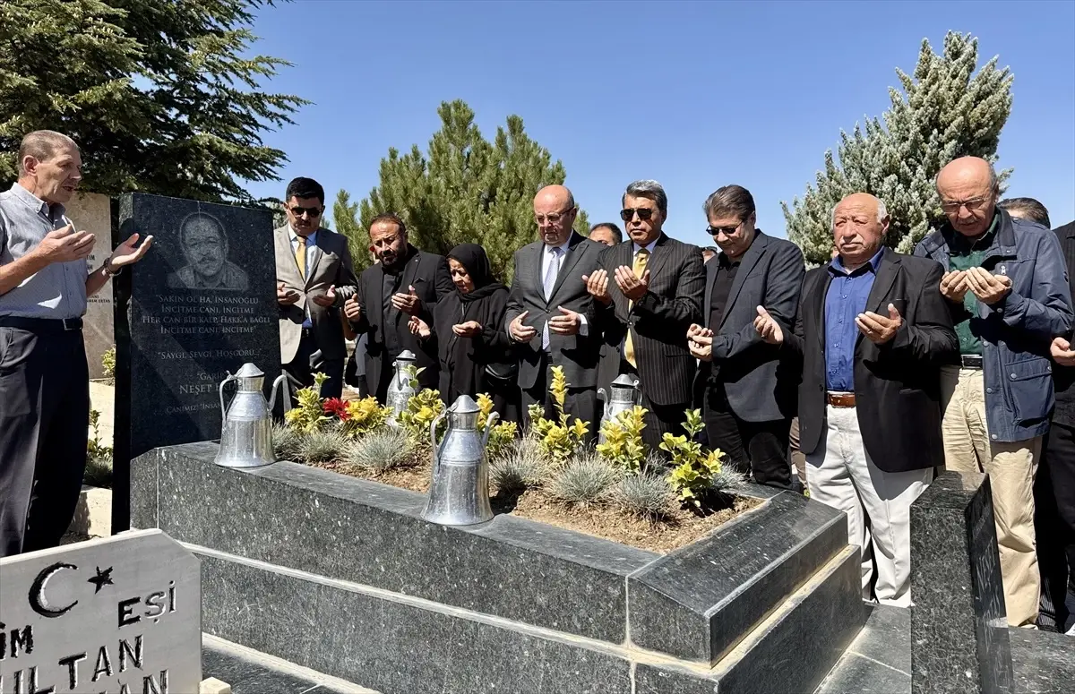 Neşet Ertaş 13. Yılında Anıldı