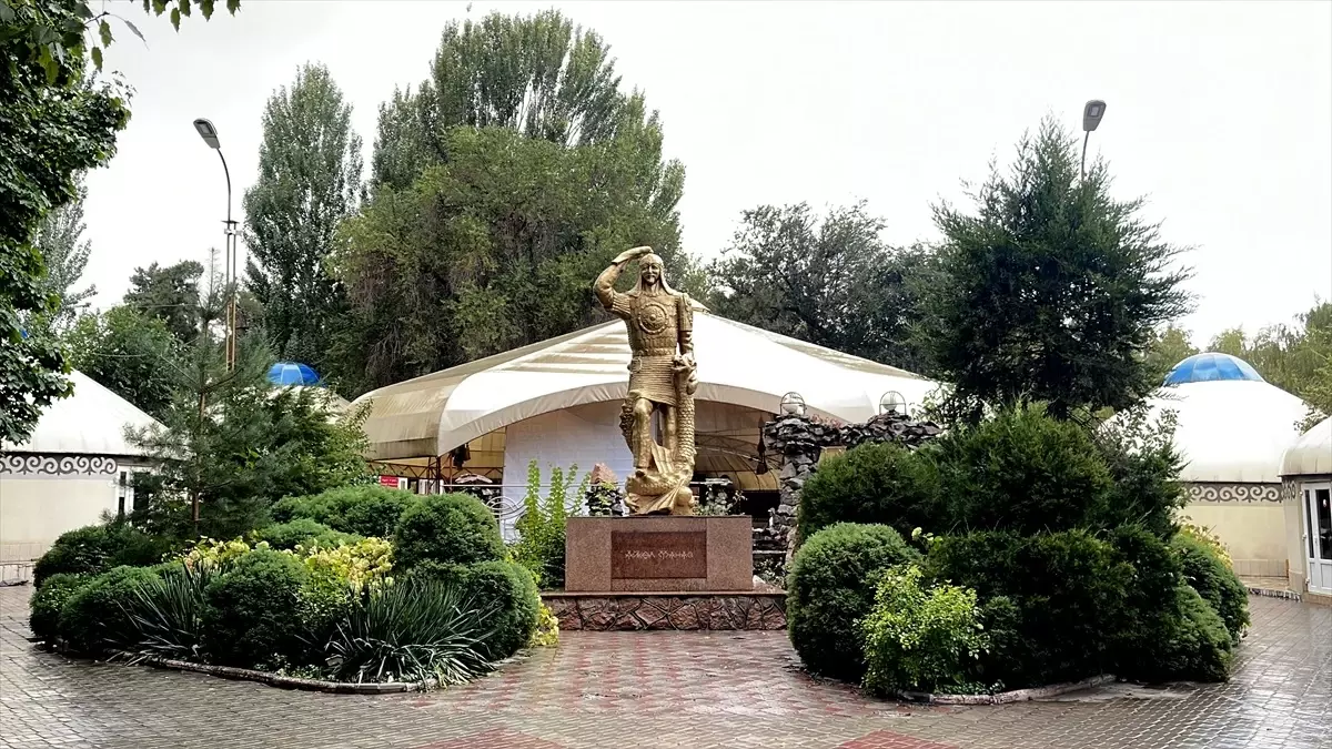 Kırgızistan'da Kadınlardan Geleneksel Müzeye