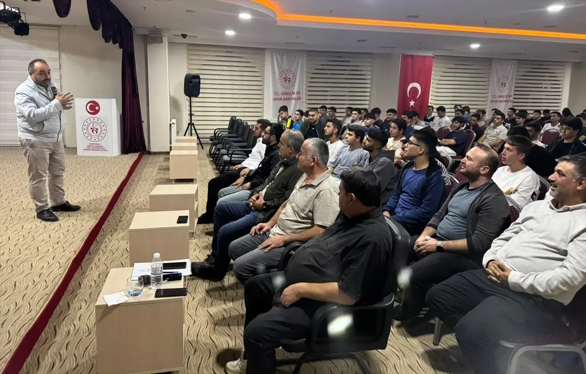 Beyşehir'de 35 Yılını Dolduran Esnafa Plaket