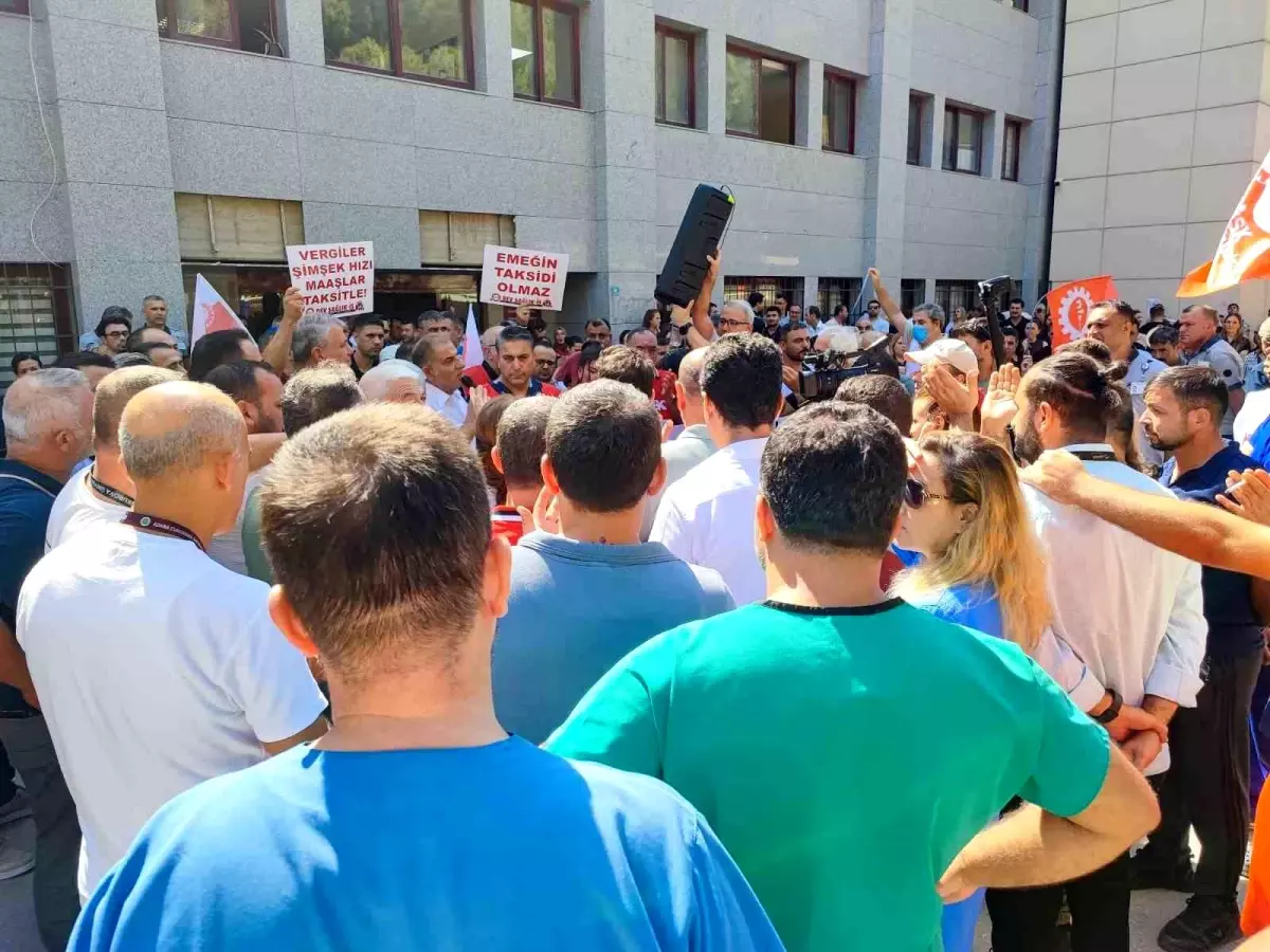 Çukurova Üniversitesi İşçileri Eylemde