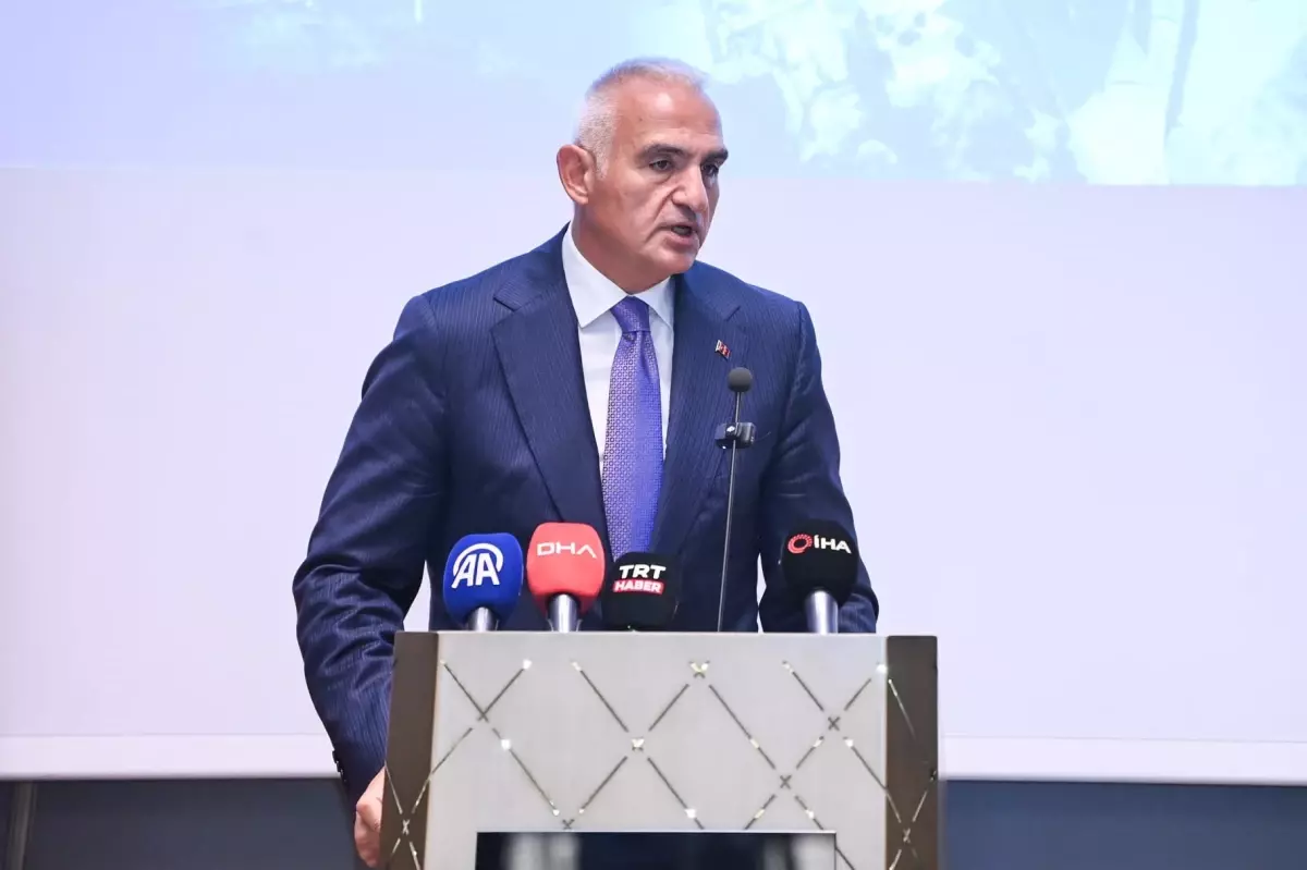 İstanbul'a 13,5 Milyon Turist Geldi