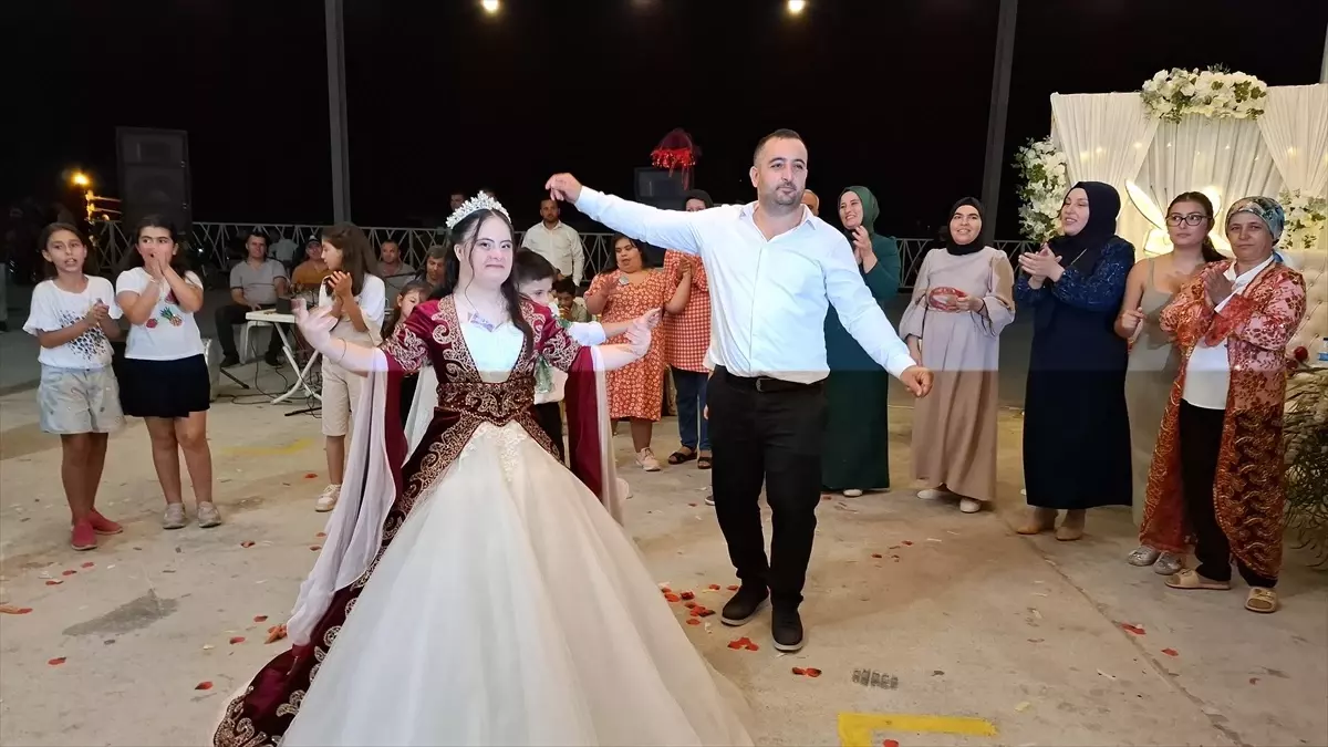 Down Sendromlu Gülsüm'ün Düğün Hayali Gerçek Oldu