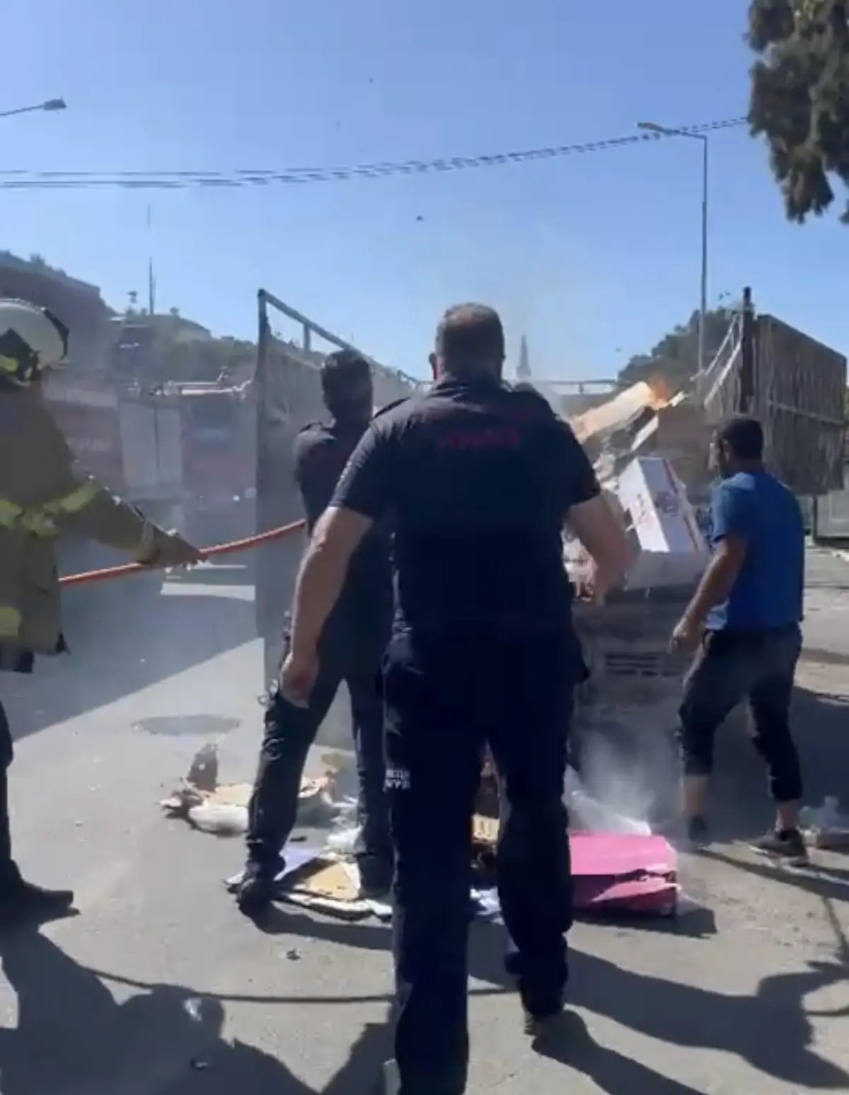 Yangın Töreni Durdurdu