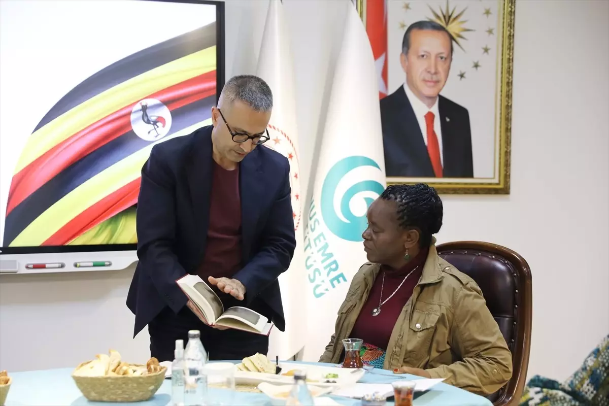 Uganda Kültür Bakanı YEE'yi Ziyaret Etti