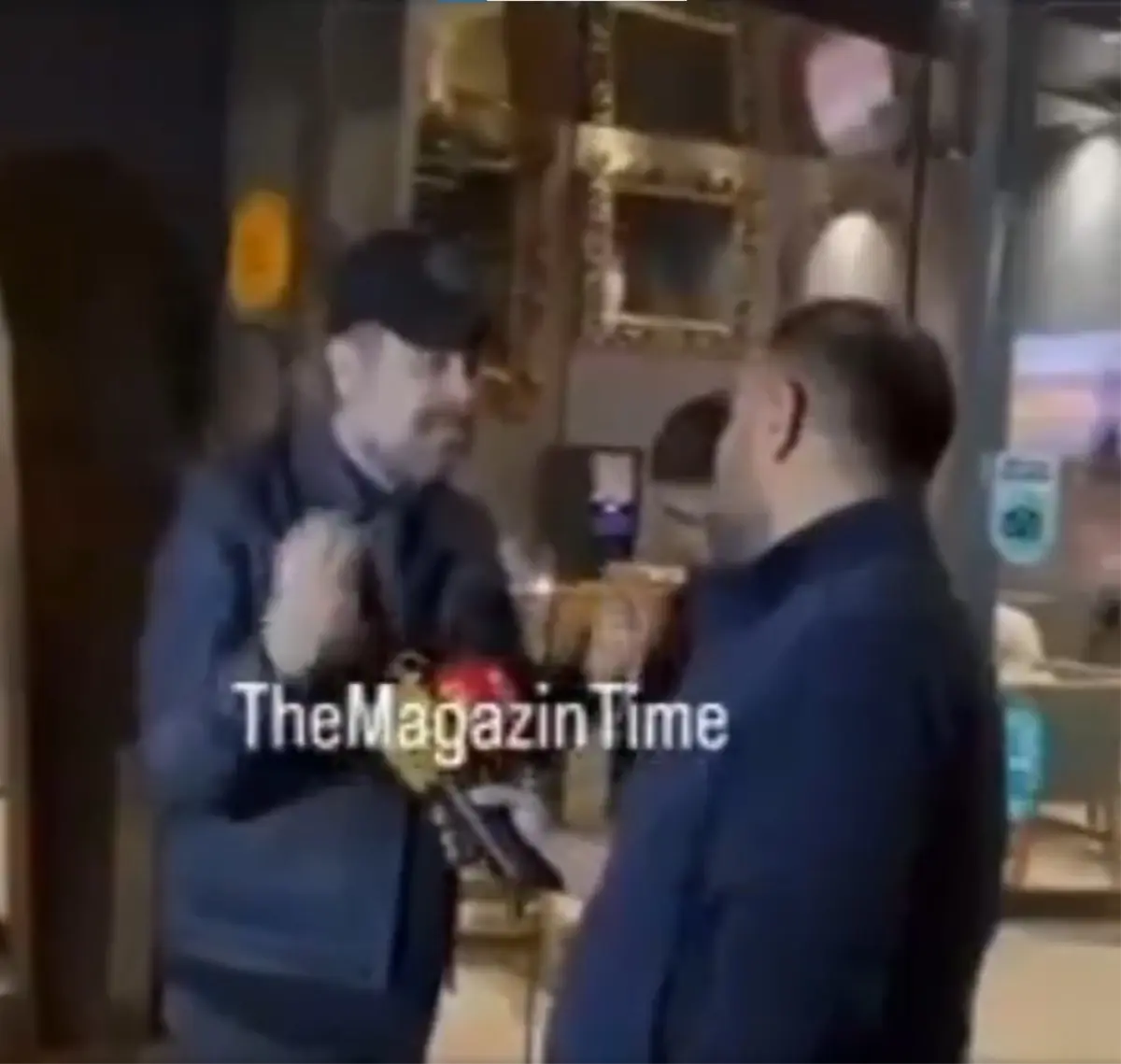 İşte gazetecinin Nejat İşler'e kafa attığı an