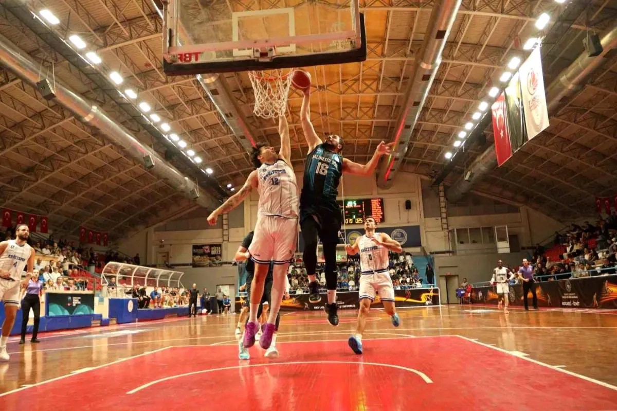 Kocaeli BŞB Kağıtspor, Balıkesir'i 96-81 ile Geçti
