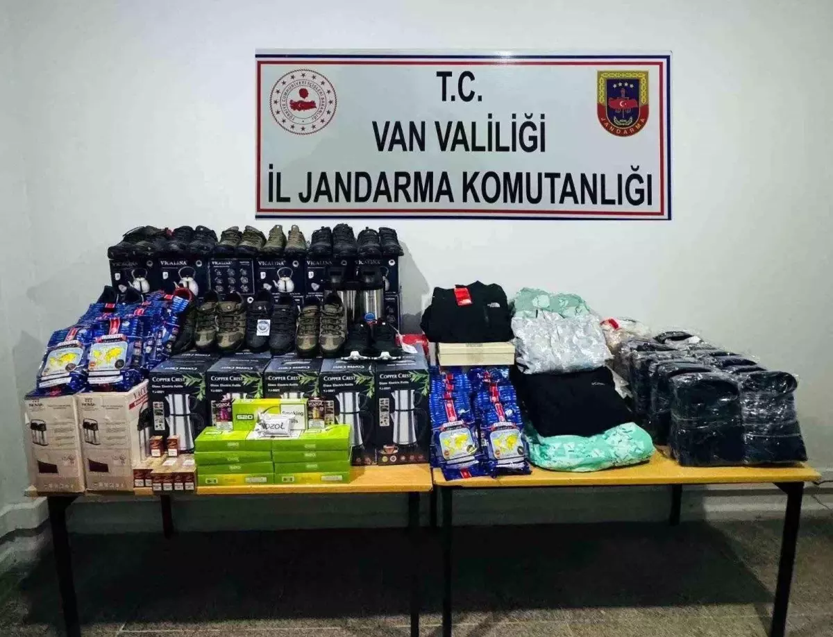 Van'da Kaçak Eşya Operasyonu