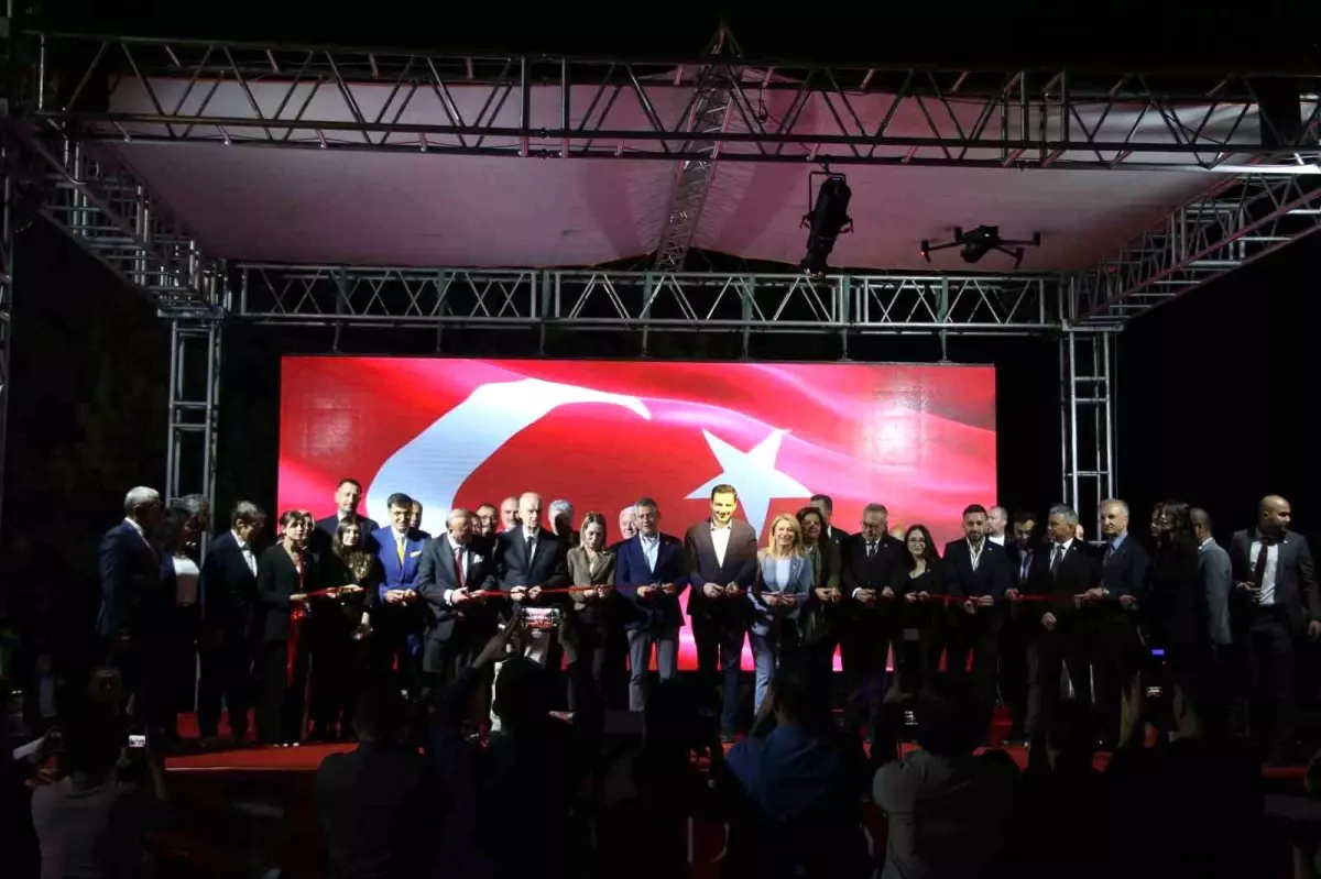 Özgür Özel, Ferdi Zeyrek Amfi Salonu'nun Açılışında Konuştu