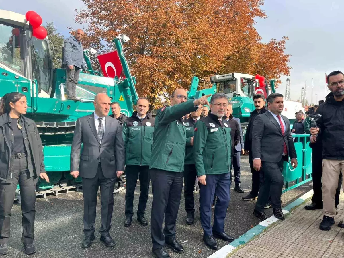 Taşkın Kontrolü İçin 50 Yeni Dozer Teslim
