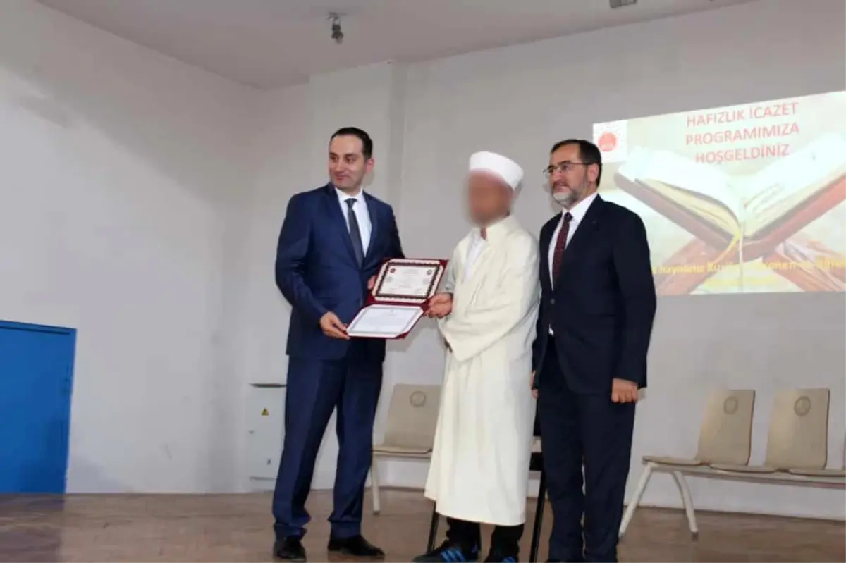 Antalya'da Hafızlık İcazet Programı Düzenlendi