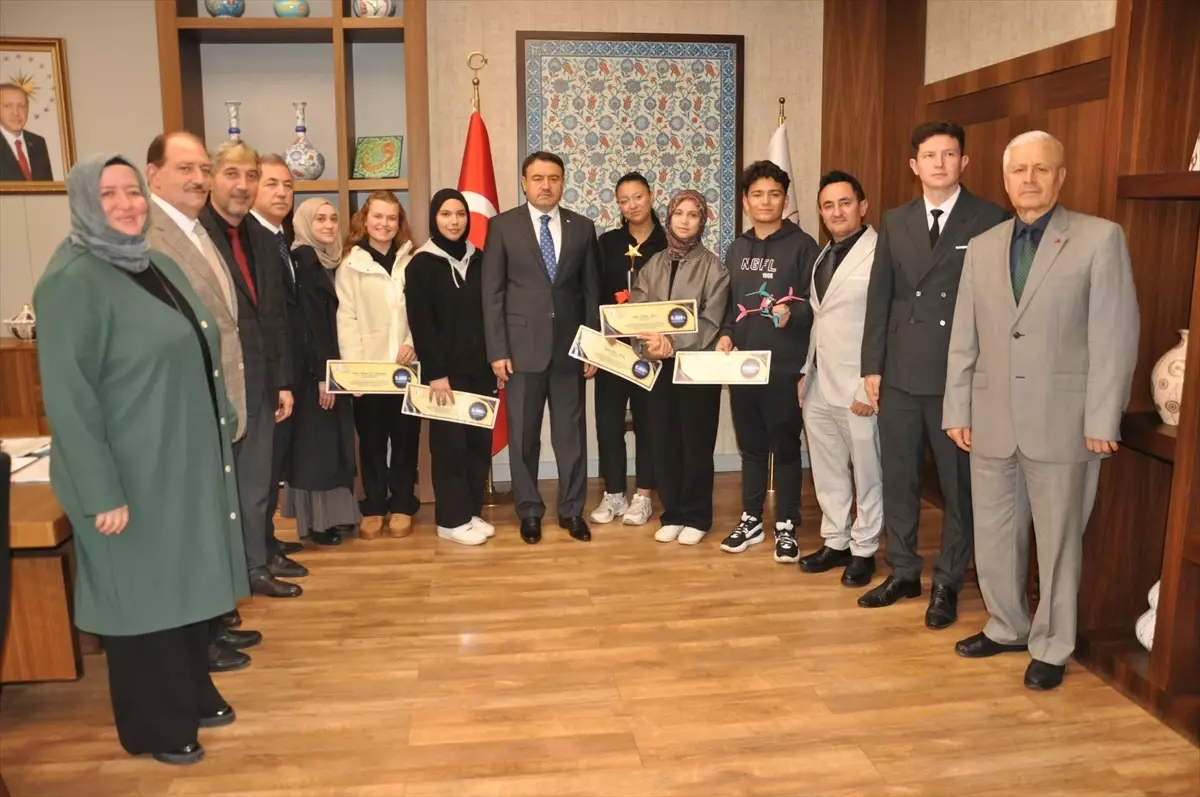 Kütahya'da Öğrencilerin Başarıları Kutlandı