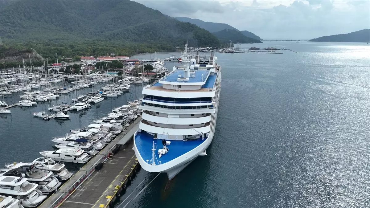 Marmaris'e Kruvaziyerle 580 Turist Geldi