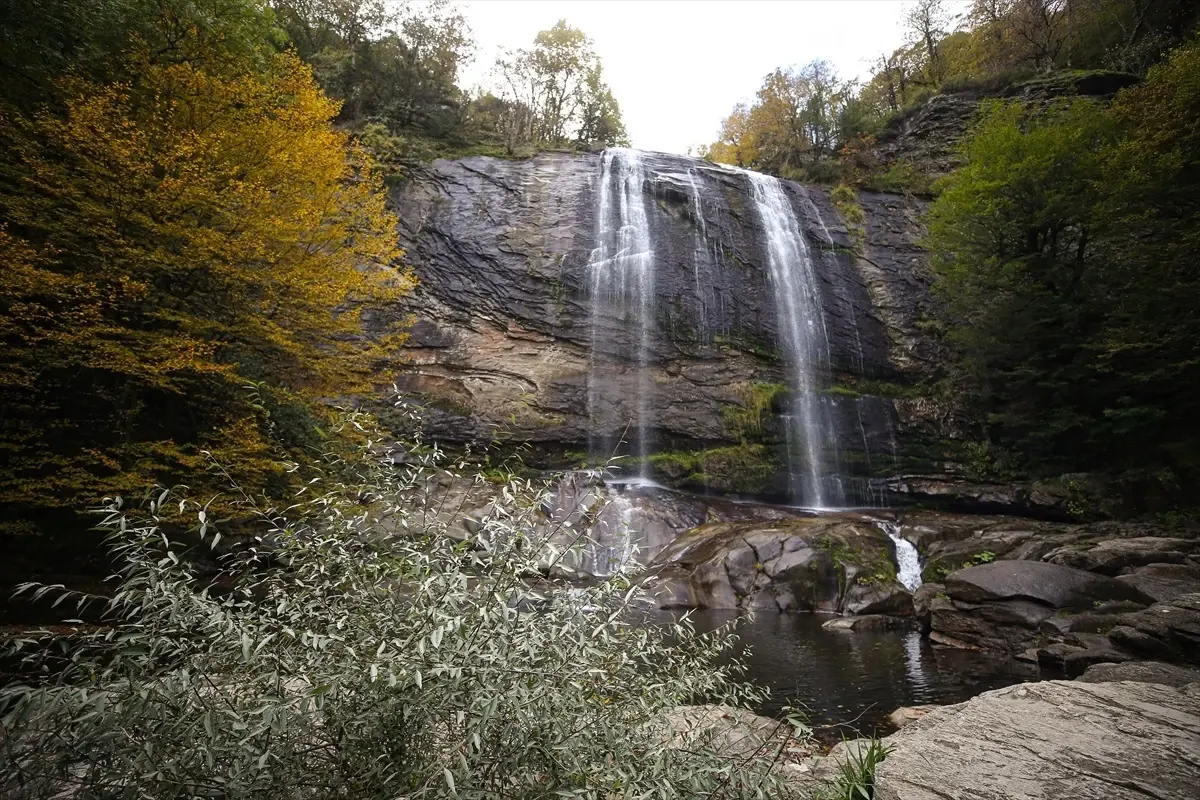 Suuçtu Şelalesi'nin Sonbahar Güzellikleri