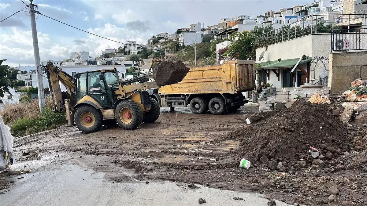 Bodrum'da Sağanak Yağış Hayatı Olumsuz Etkiledi