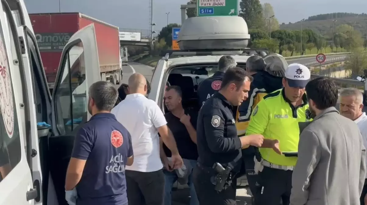 Pendik'te Trafik Kazası: 3 Yaralı