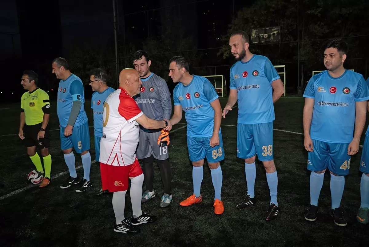 HAK-İŞ 50. Yılında Dostluk Maçı Düzenledi