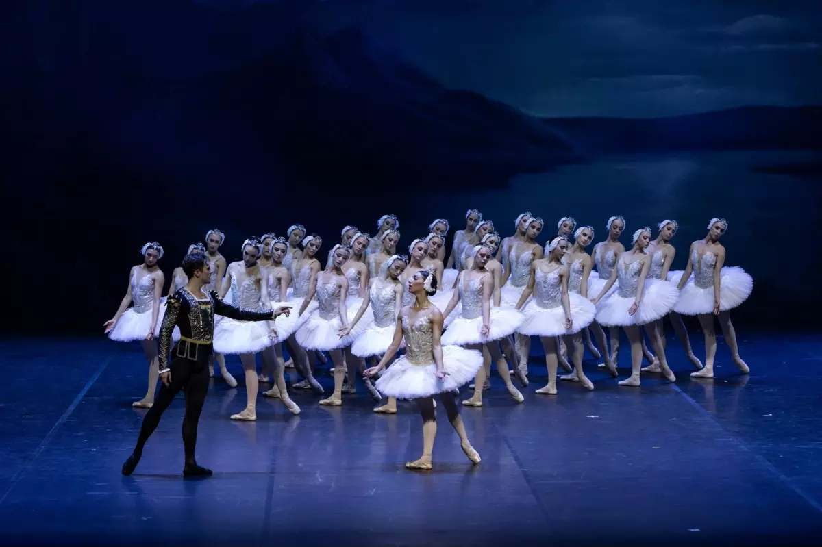 İDOB'dan Kuğu Gölü Prömiyeri