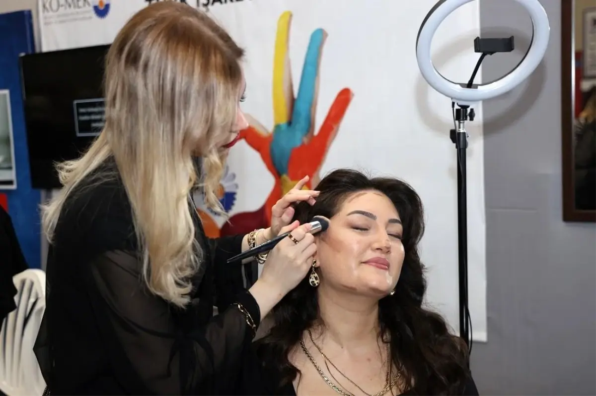 Kocaeli'de Güzellik ve Saç Bakım Kursları Meslek Kazandırıyor