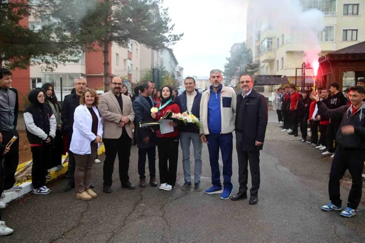 Afra Kılınç'tan Dünya Şampiyonasında İki Altın!