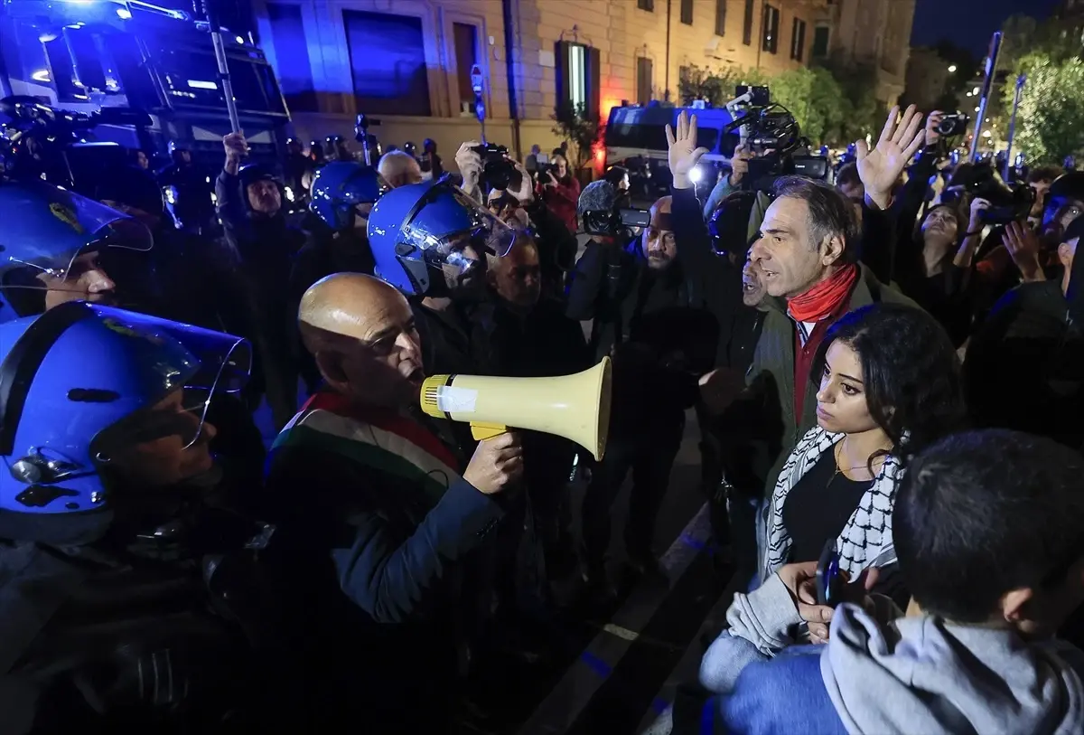 Roma'da Filistin Destek Gösterisine Polis Müdahalesi