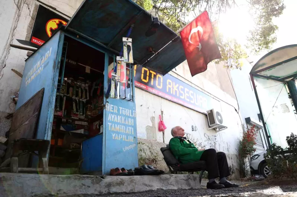 73 Yaşında Baba Mesleğini Sürdürüyor