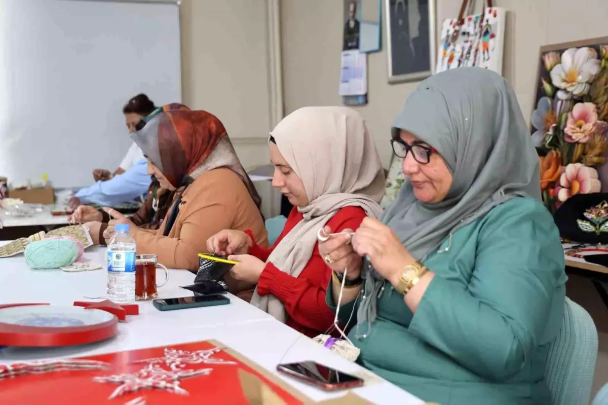 Elazığ'da Kadınlar El Sanatları Kursu ile Sosyalleşiyor