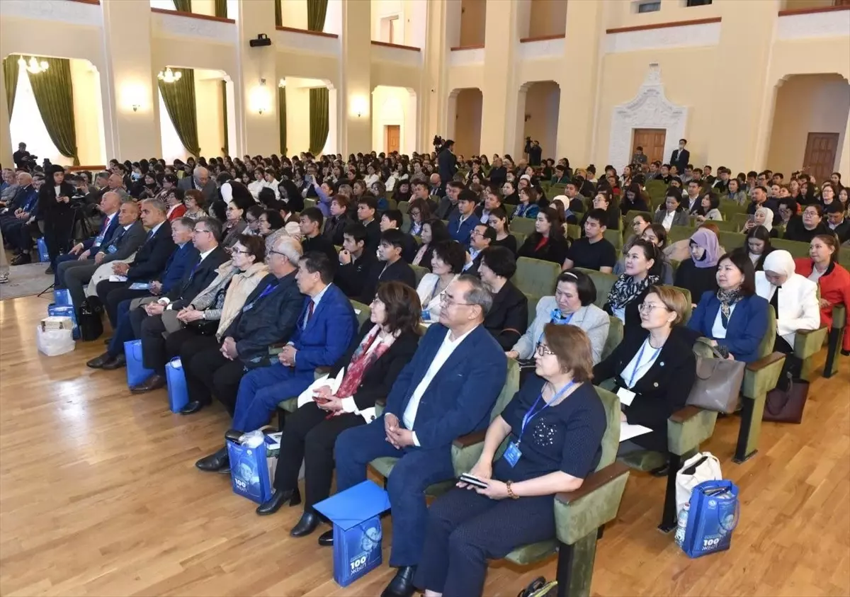 Prof. Dr. Kenan Koç'a Kazakistan'dan Ödül