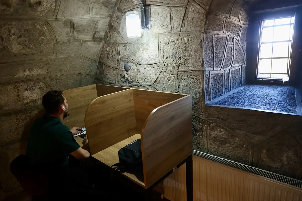 Zağnos Burcu'ndaki Kütüphane Öğrencilere Huzur Sunuyor