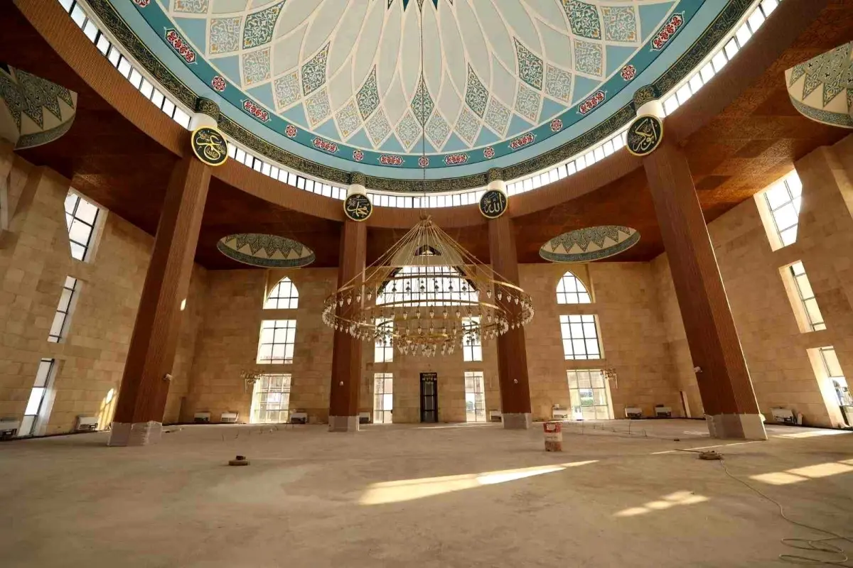 Kartepe Kent Meydanı Camii İnşaatı Sona Yaklaşıyor