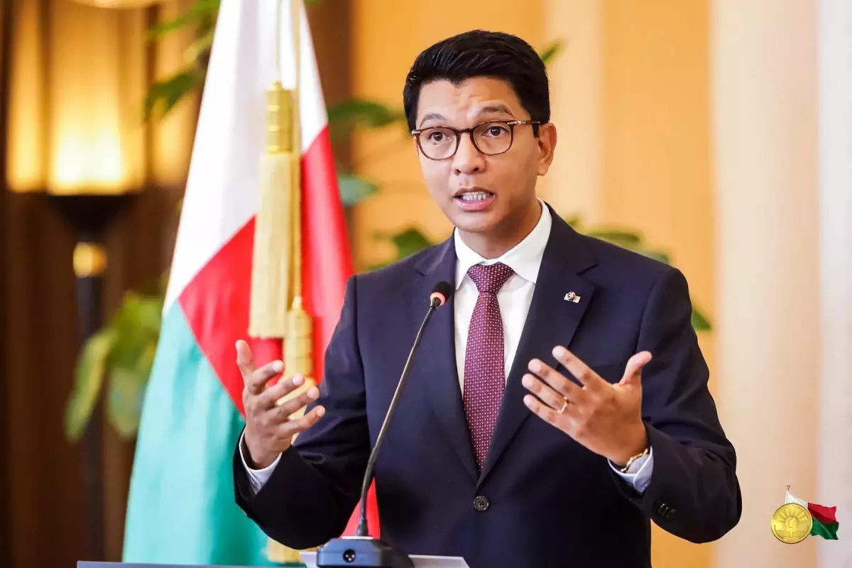 Madagaskar'da Rajoelina Vatandaşlıktan Çıkarıldı