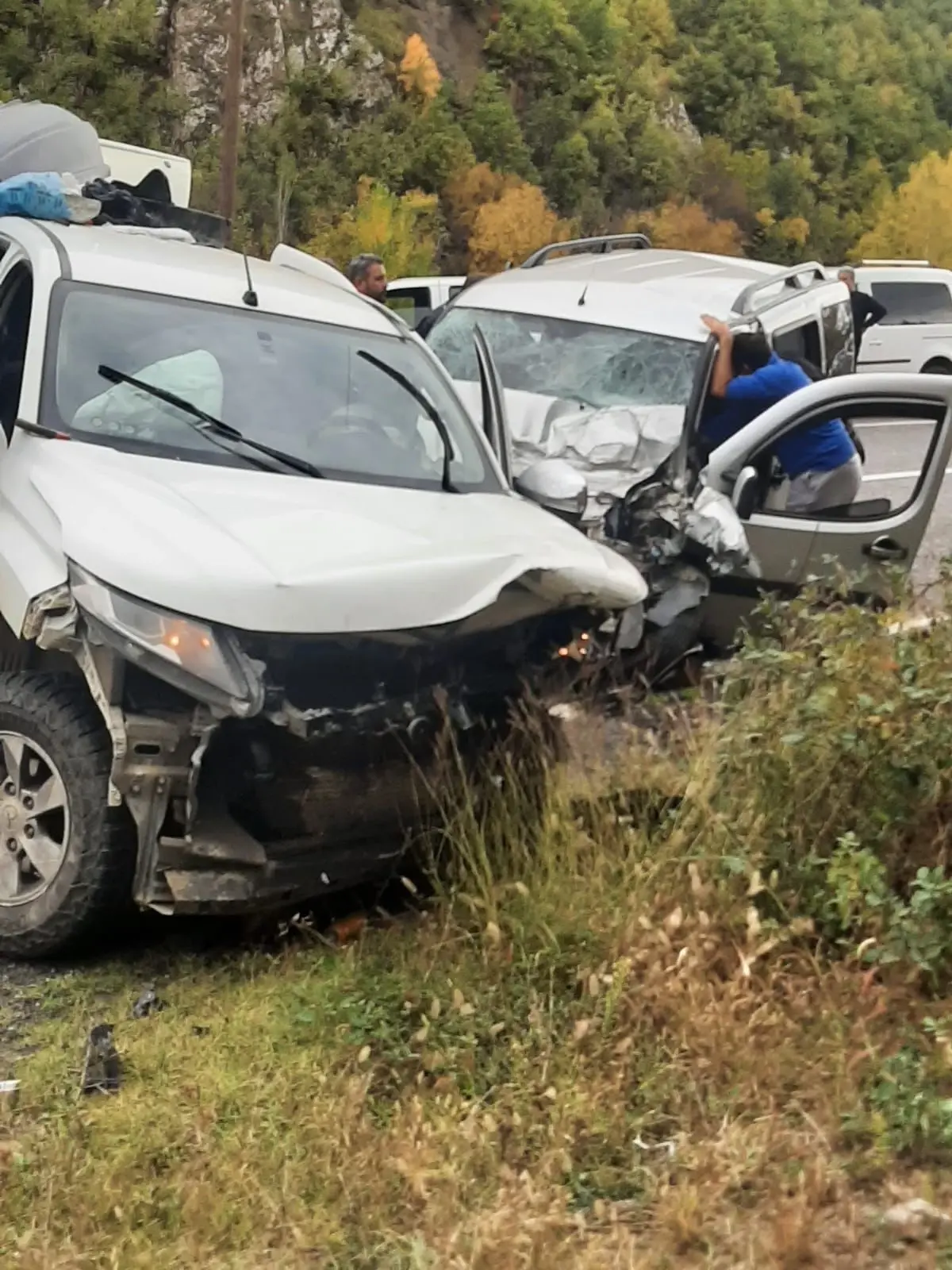 Şavşat'ta Zincirleme Trafik Kazası: 4 Yaralı