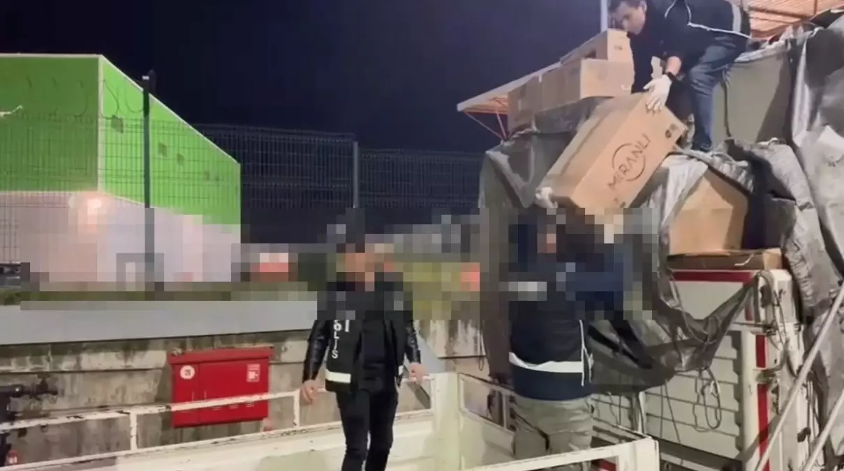 Kocaeli'de 4 Milyon TL'lik Kaçak Sigara Operasyonu