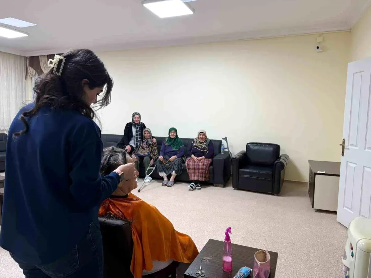 Huzurevi Sakinlerine Gönüllü Kuaför Desteği