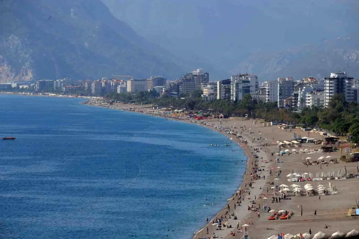 Antalya'da Ekimde Yaz Havası