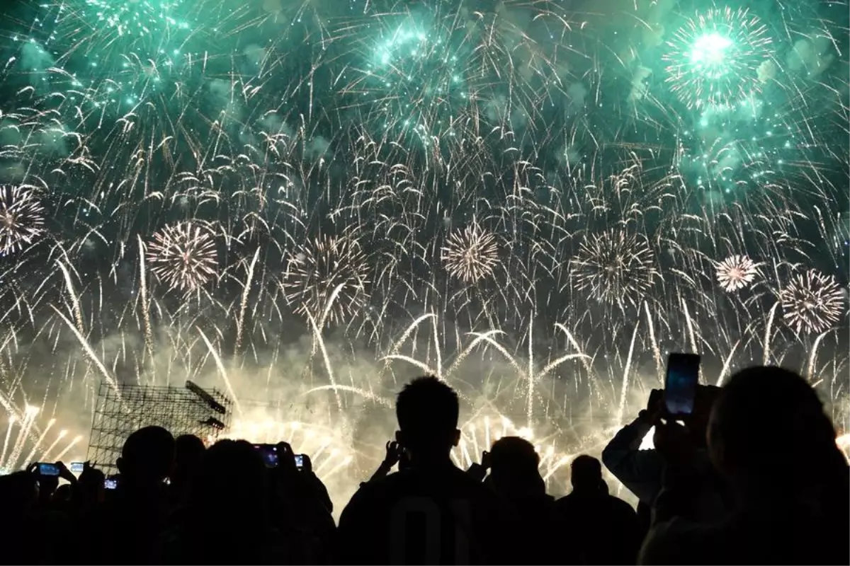 Hunan'da Havai Fişek Festivali Açıldı