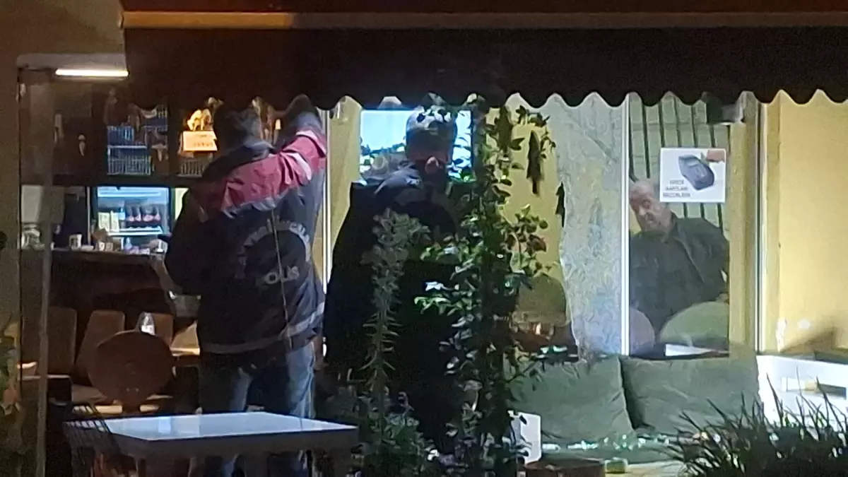 Bursa'da Kavga: Müşteri Tabancayla Ateş Açtı