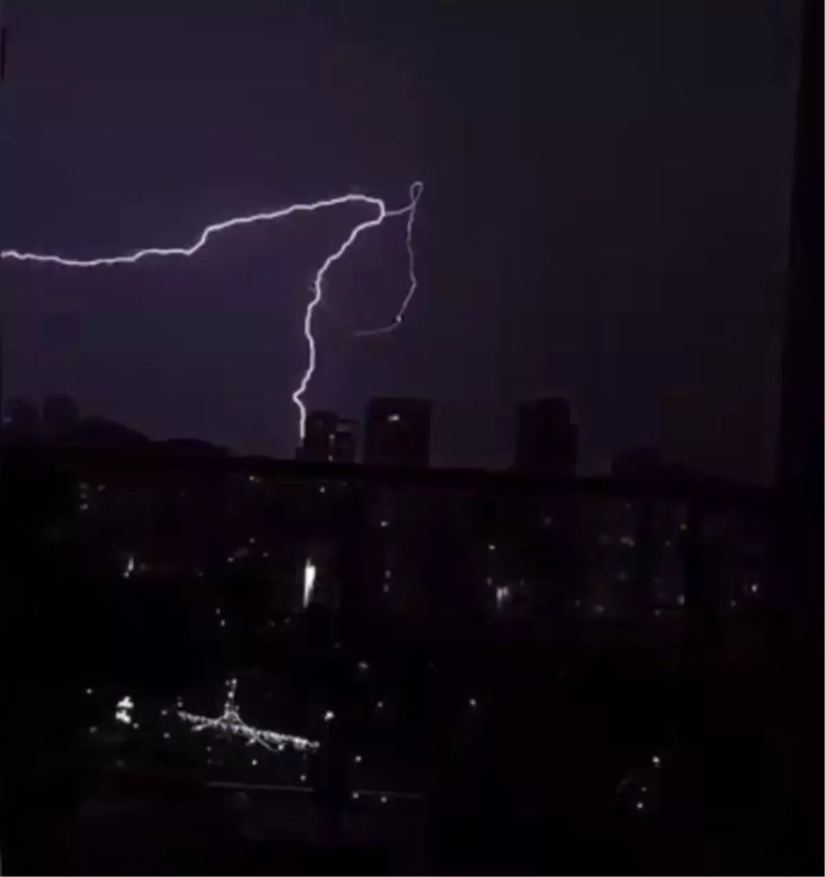 İstanbul'da Şimşek ve Yağış Alarmı