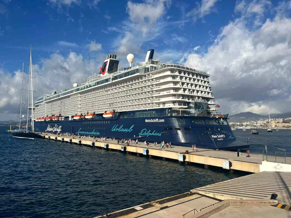 Mein Schiff 5 Bodrum'a Geldi