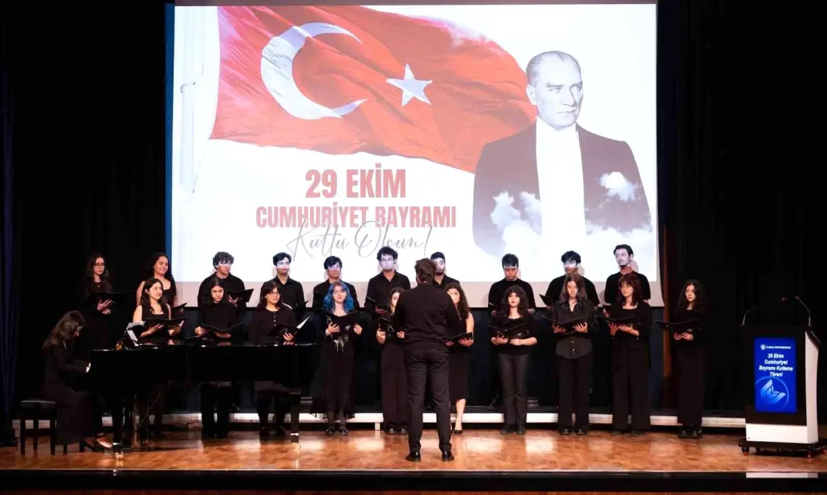 Yaşar Üniversitesi Cumhuriyet'in 102. Yılını Kutladı