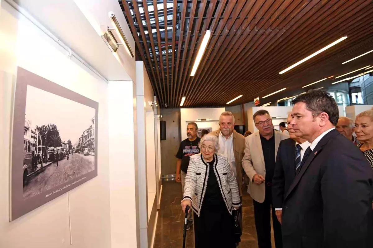 Cumhuriyet'in 102'nci Yılı Kutlamasında 'Cumhuriyet ve Bursa' Fotoğraf Sergisi Açıldı