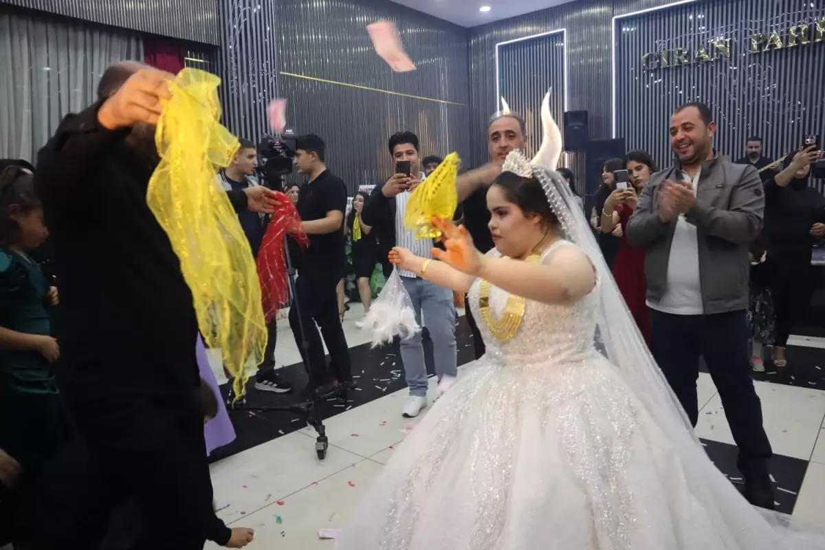 Down Sendromlu Sedanur'un Gelinlik Hayali Gerçekleşti