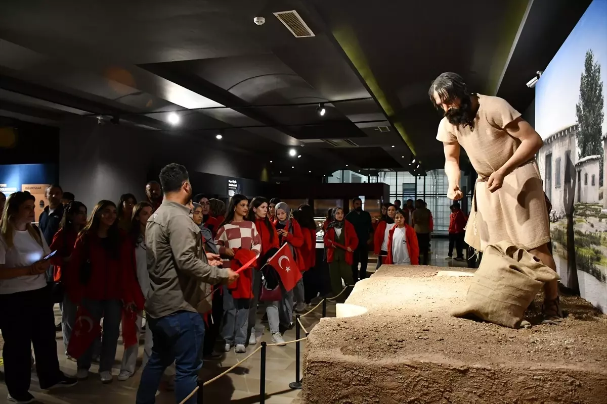 Hasankeyf'te Bayrak Yürüyüşü